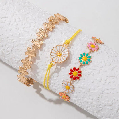 Cute Daisy Flower Beaded Bracelet Set for Women Boho Soft Ceramic Heart Metal Chain Charm Handwoven Stretch Rope Party Jewelry