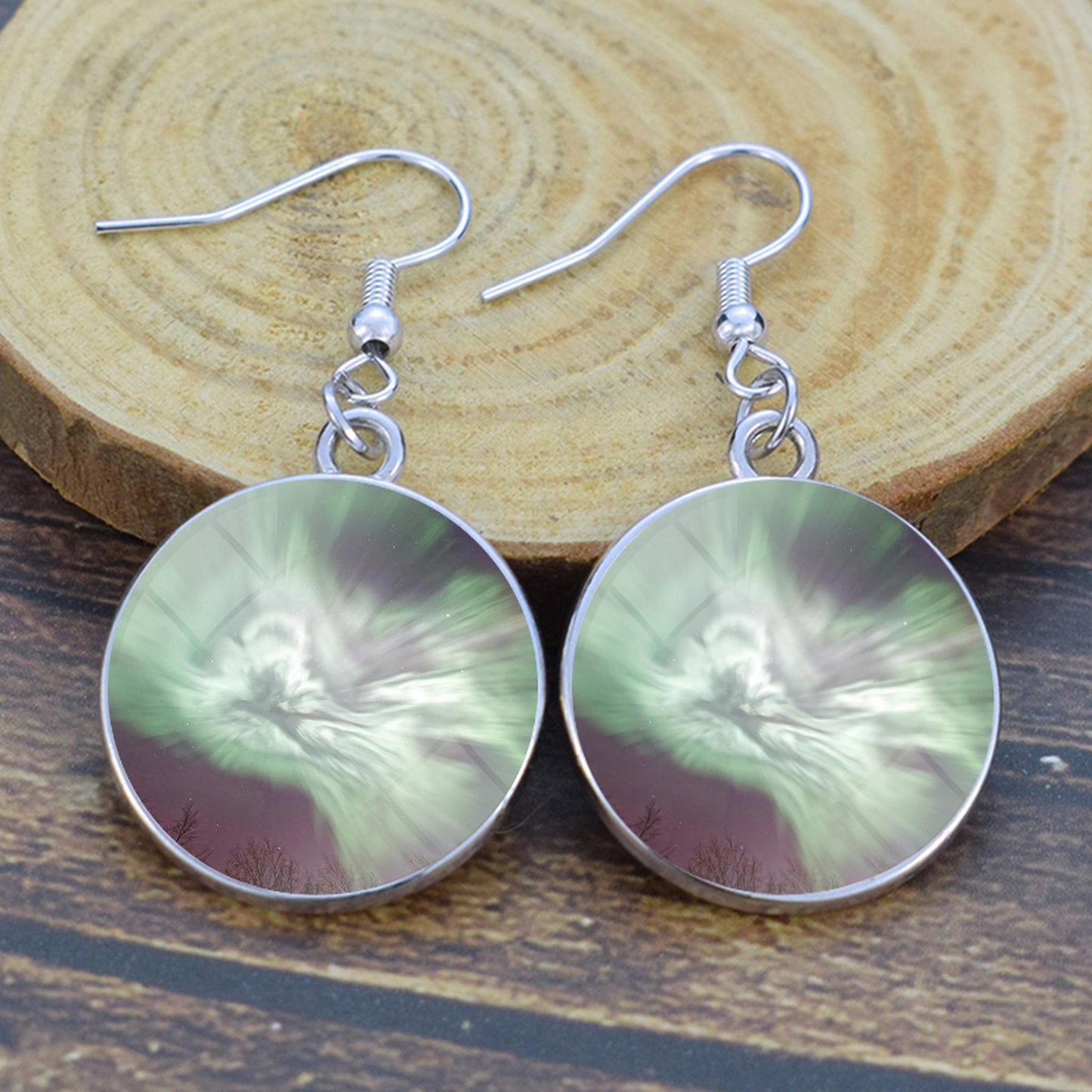 Orecchini pendenti luminosi Aurora Borealis - Gioielli dell'aurora boreale - Orecchini pendenti cabochon in vetro unici - Regalo perfetto per gli amanti dell'Aurora