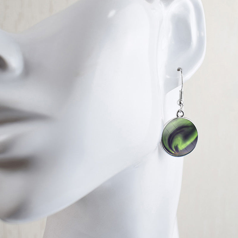 Lichtgevende Aurora Borealis Drop Oorbellen - Noorderlicht Sieraden - Unieke Glazen Cabochon Dangle Oorbellen - Perfect Aurora Lovers Gift