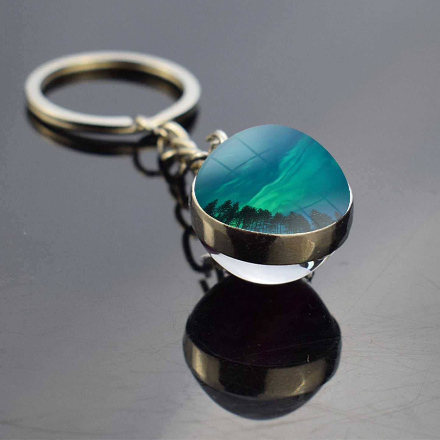 Porte-clés lumineux Aurora Borealis - Bijoux Northern Light - Porte-clés unique en boule de verre double face - Cadeau parfait pour les amoureux des aurores boréales