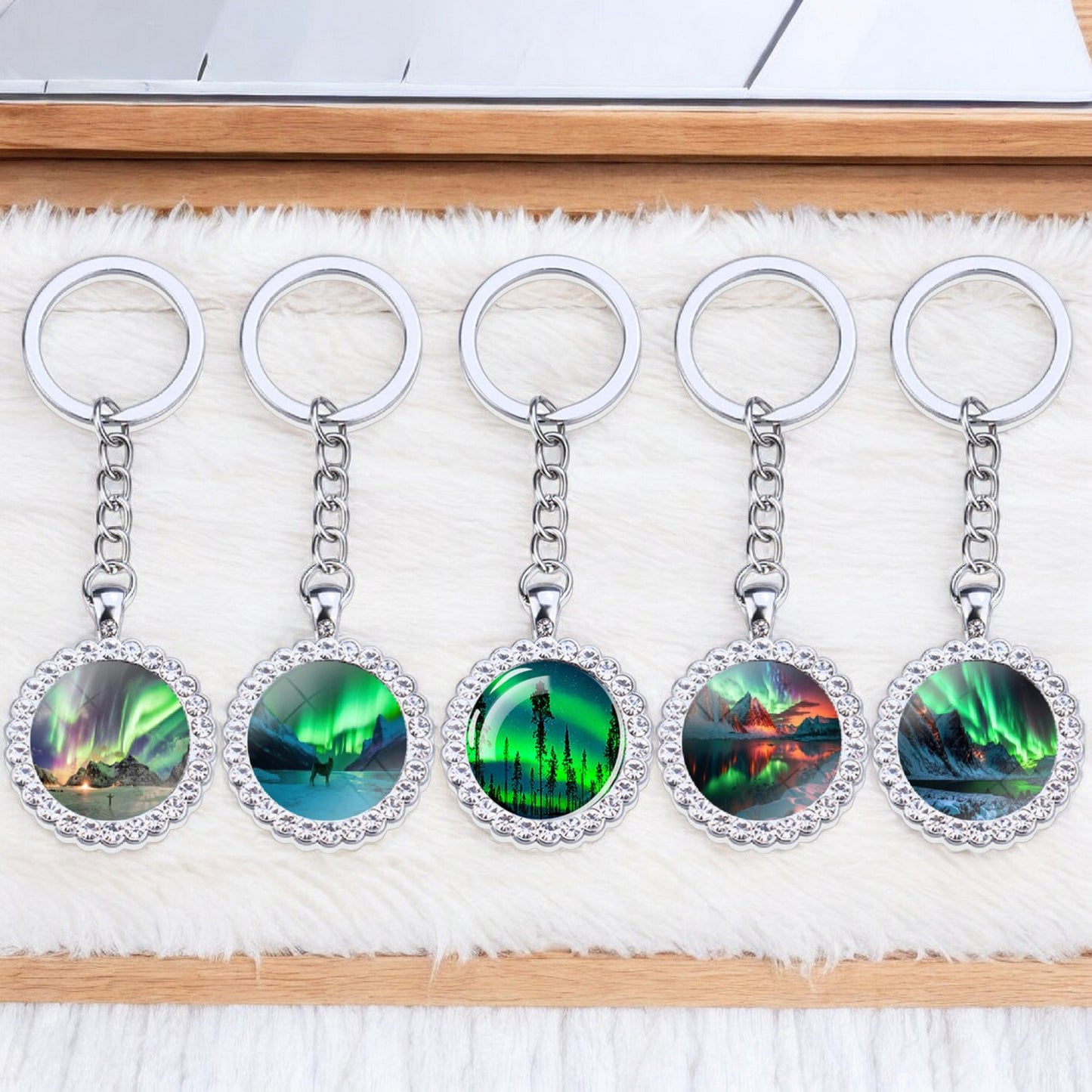 Porte-clés lumineux en argent Aurora Borealis - Bijoux Northern Light - Porte-clés en verre strass - Cadeau parfait pour les amoureux des aurores boréales