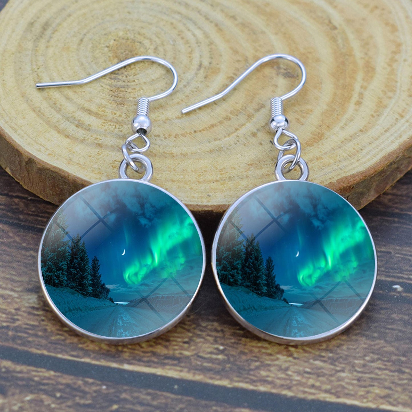 Leuchtende Aurora Borealis-Tropfenohrringe – Nordlicht-Schmuck – einzigartige Glas-Cabochon-Ohrhänger – perfektes Geschenk für Aurora-Liebhaber