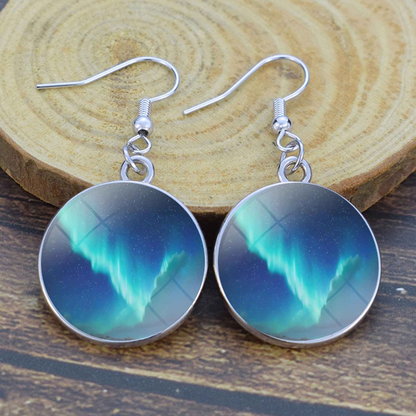 Orecchini pendenti luminosi Aurora Borealis - Gioielli dell'aurora boreale - Orecchini pendenti cabochon in vetro unici - Regalo perfetto per gli amanti dell'Aurora