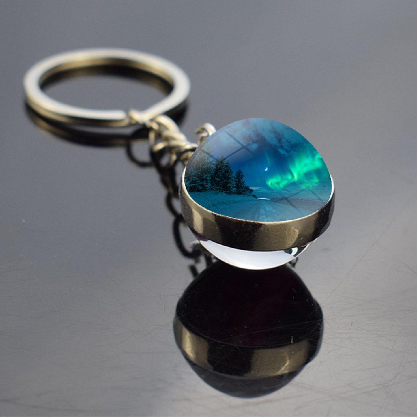 Porte-clés lumineux Aurora Borealis - Bijoux Northern Light - Porte-clés unique en boule de verre double face - Cadeau parfait pour les amoureux des aurores boréales