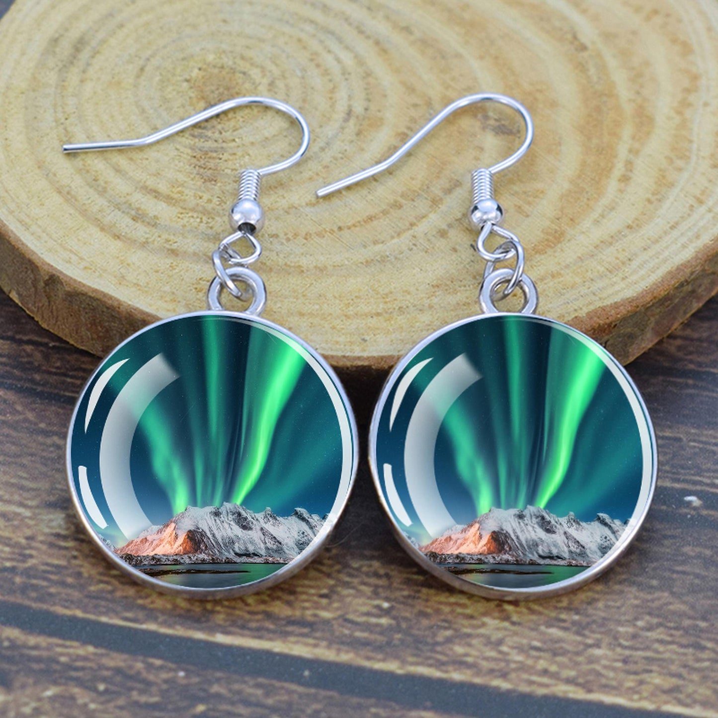 Leuchtende Aurora Borealis-Tropfenohrringe – Nordlicht-Schmuck – einzigartige Glas-Cabochon-Ohrhänger – perfektes Geschenk für Aurora-Liebhaber