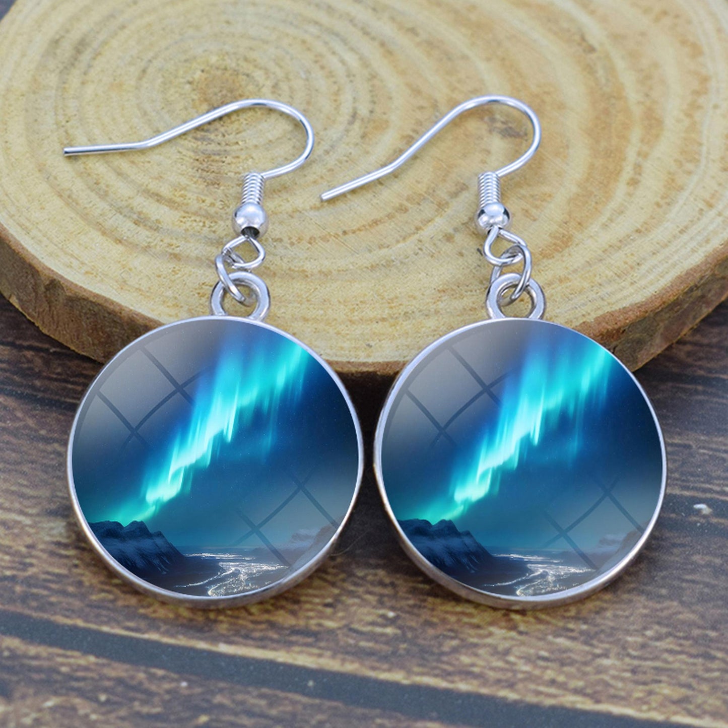 Leuchtende Aurora Borealis-Tropfenohrringe – Nordlicht-Schmuck – einzigartige Glas-Cabochon-Ohrhänger – perfektes Geschenk für Aurora-Liebhaber