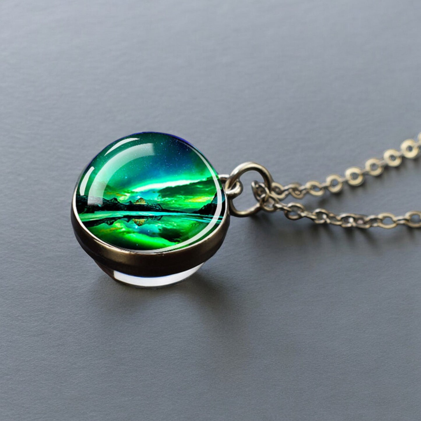 Collier en argent lumineux Aurora Borealis - Bijoux Northern Light - Collier pendentif unique en boule de verre double face - Cadeau parfait pour les amoureux des aurores boréales 