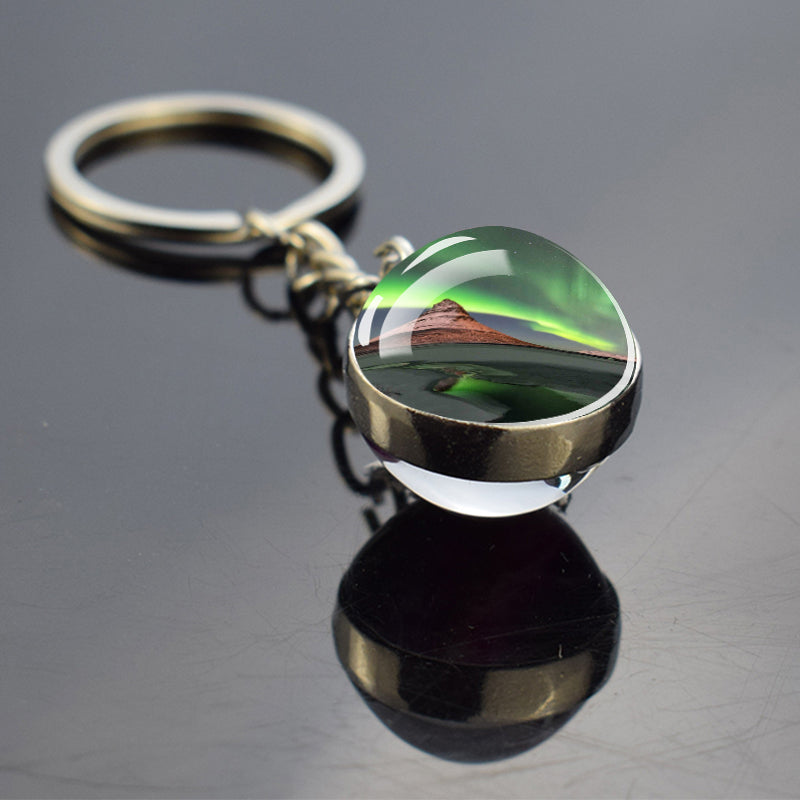 Porte-clés lumineux Aurora Borealis - Bijoux Northern Light - Porte-clés unique en boule de verre double face - Cadeau parfait pour les amoureux des aurores boréales