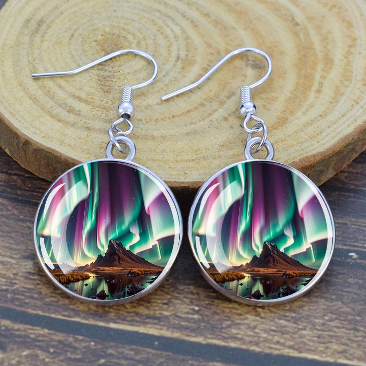 Leuchtende Aurora Borealis-Tropfenohrringe – Nordlicht-Schmuck – einzigartige Glas-Cabochon-Ohrhänger – perfektes Geschenk für Aurora-Liebhaber