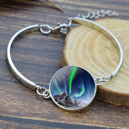 Lysende Aurora Borealis armbånd - Northern Light smykker - Unikt glass Cabochon sølvbelagt armbånd - Perfekt Aurora Lovers-gave