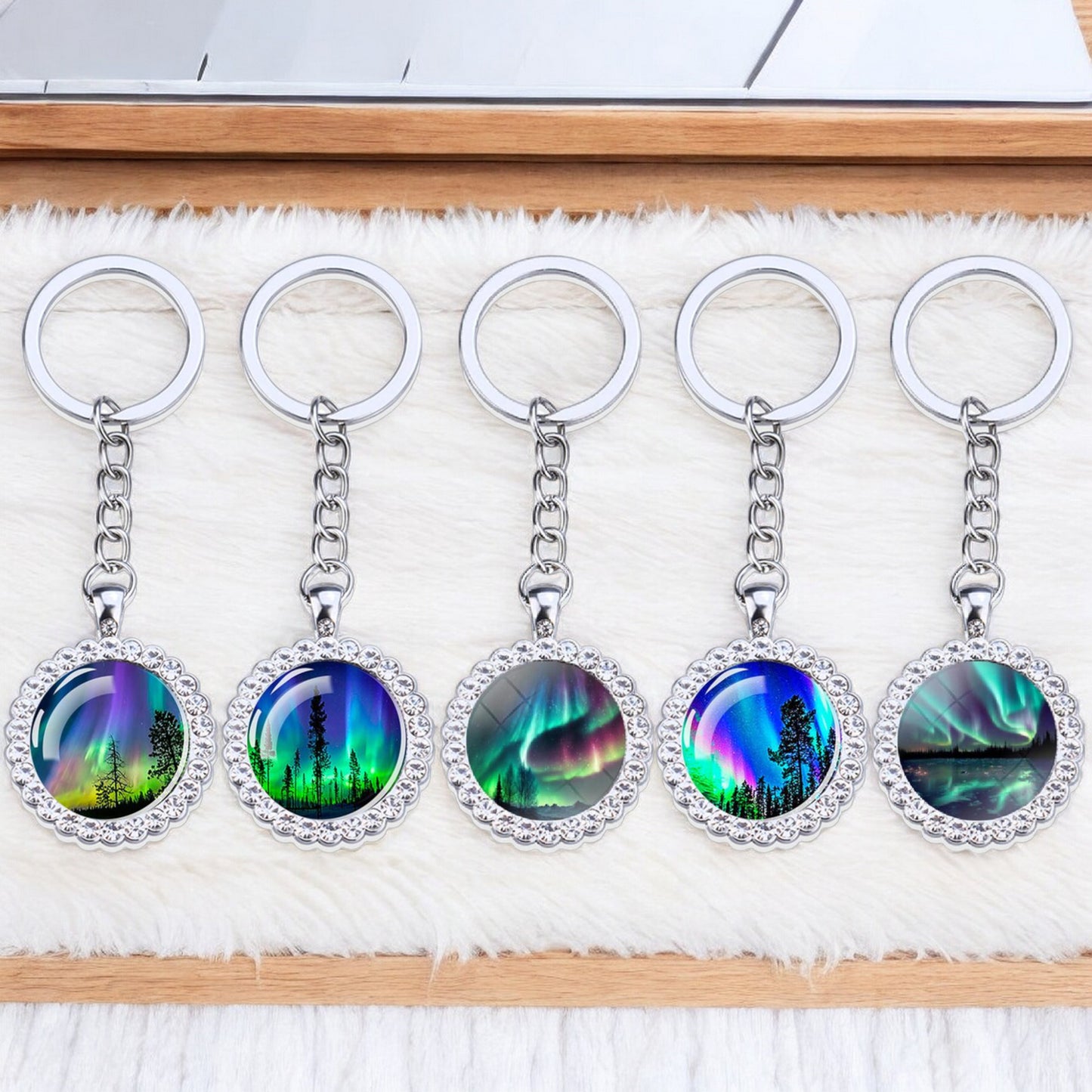 Porte-clés lumineux en argent Aurora Borealis - Bijoux Northern Light - Porte-clés en verre strass - Cadeau parfait pour les amoureux des aurores boréales