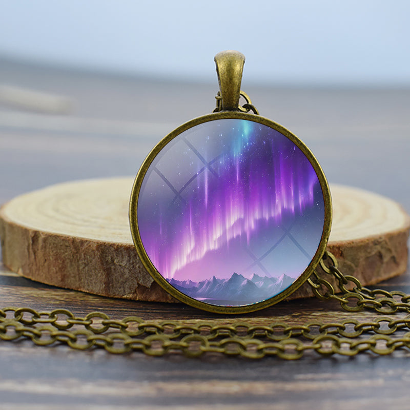 Collier en bronze lumineux Aurora Borealis - Bijoux Northern Light - Collier pendentif dôme en verre unique - Cadeau parfait pour les amoureux des aurores boréales