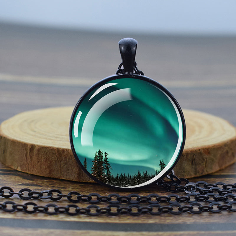 Collier noir lumineux Aurora Borealis - Bijoux Northern Light - Collier pendentif dôme en verre unique - Cadeau parfait pour les amoureux des aurores boréales