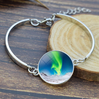 Lysende Aurora Borealis armbånd - Northern Light smykker - Unikt glas Cabochon sølvbelagt armbånd - Perfekt Aurora Lovers gave