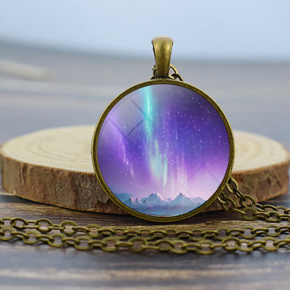 Collier en bronze lumineux Aurora Borealis - Bijoux Northern Light - Collier pendentif dôme en verre unique - Cadeau parfait pour les amoureux des aurores boréales