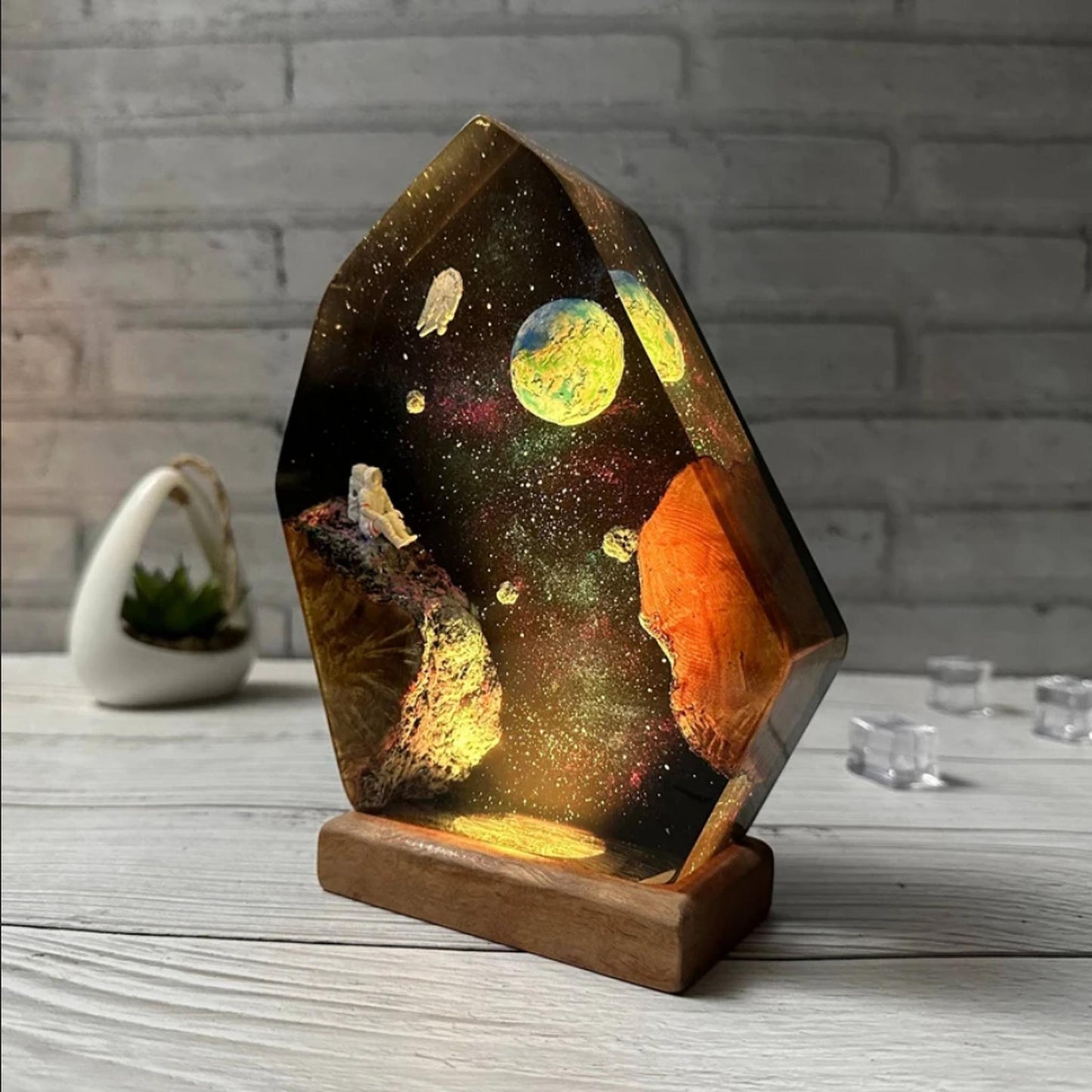 Space Universe Organism Resin Table Light Creative Art Decoration Lamp Earth Astronauts Theme Night Light USB Charge