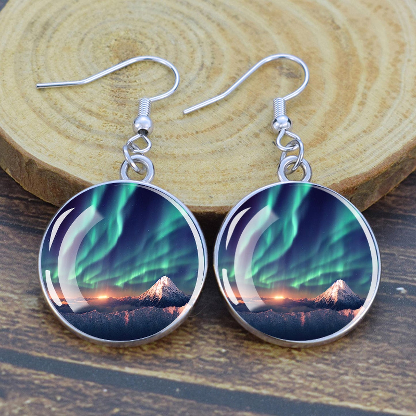 Leuchtende Aurora Borealis-Tropfenohrringe – Nordlicht-Schmuck – einzigartige Glas-Cabochon-Ohrhänger – perfektes Geschenk für Aurora-Liebhaber