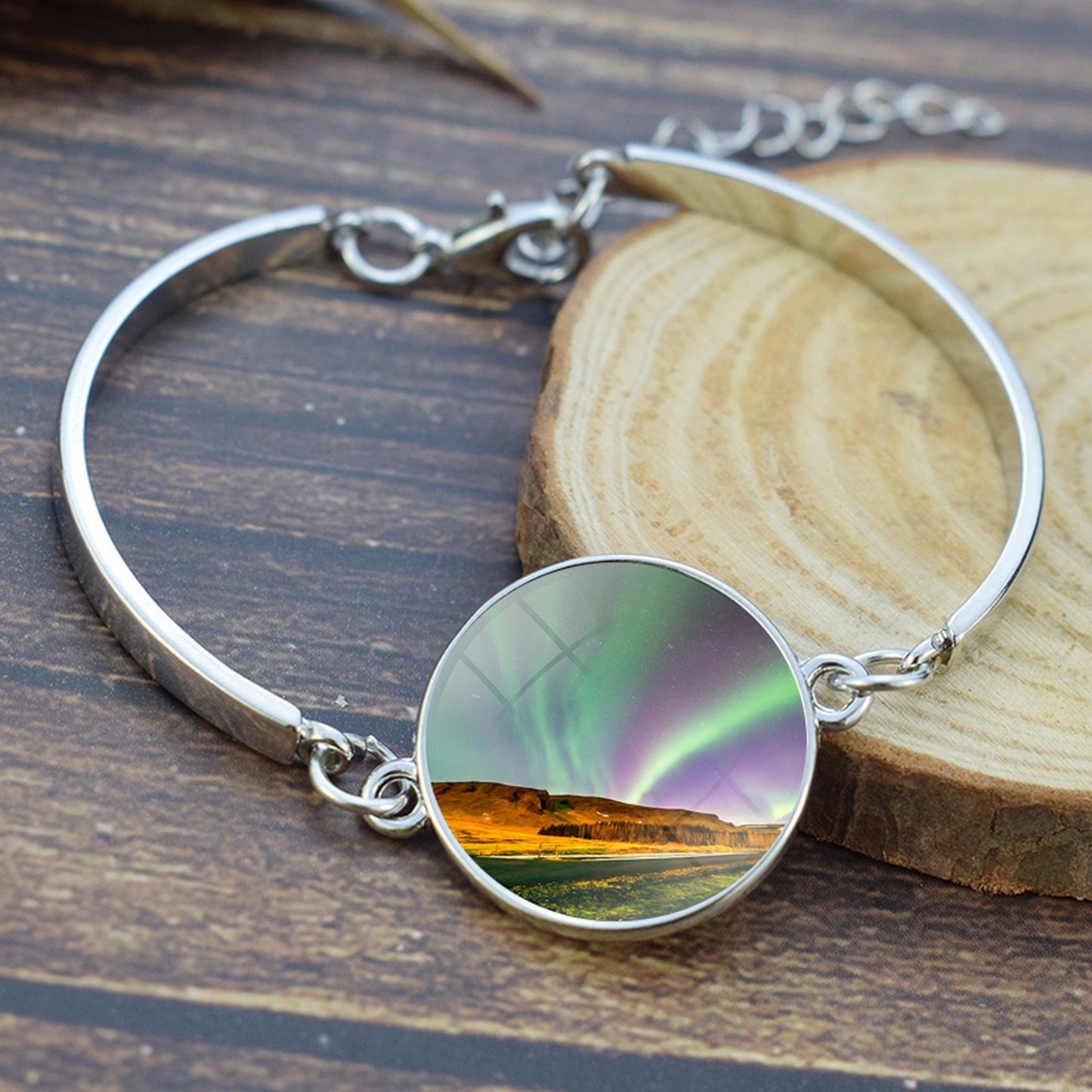 Luminous Aurora Borealis Bangle Bransoletka-Biżuteria zorzy polarnej-Unikalna szklana kaboszonowa posrebrzana bransoletka-Idealny prezent dla miłośników Aurory