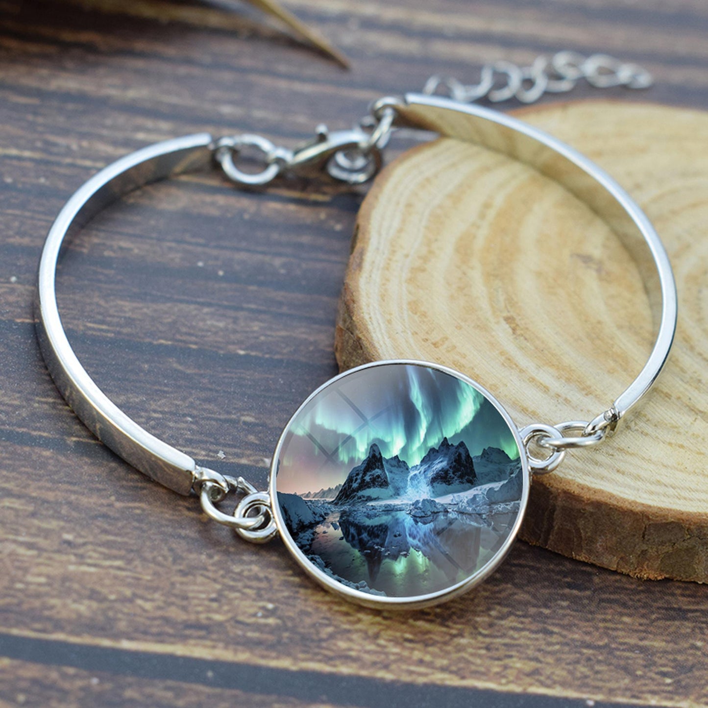 Bracciale rigido luminoso Aurora Borealis - Gioielli dell'aurora boreale - Bracciale placcato argento cabochon in vetro unico - Regalo perfetto per gli amanti dell'Aurora