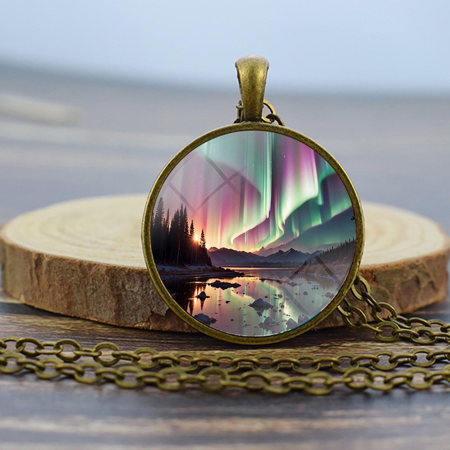 Collier en bronze lumineux Aurora Borealis - Bijoux Northern Light - Collier pendentif dôme en verre unique - Cadeau parfait pour les amoureux des aurores boréales