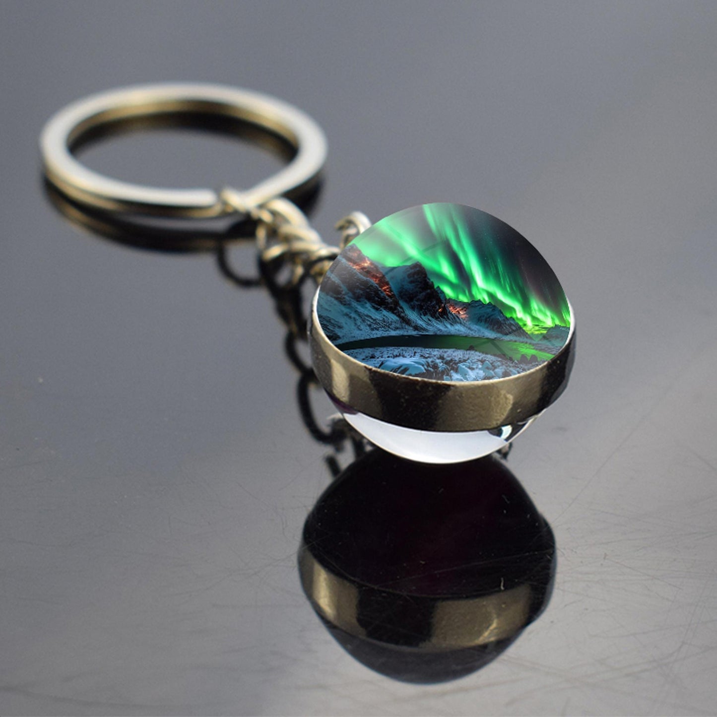 Porte-clés lumineux Aurora Borealis - Bijoux Northern Light - Porte-clés unique en boule de verre double face - Cadeau parfait pour les amoureux des aurores boréales