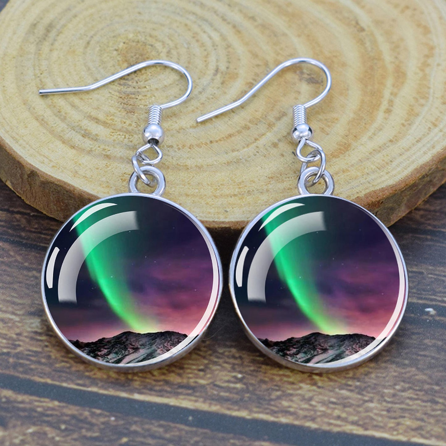 Leuchtende Aurora Borealis-Tropfenohrringe – Nordlicht-Schmuck – einzigartige Glas-Cabochon-Ohrhänger – perfektes Geschenk für Aurora-Liebhaber