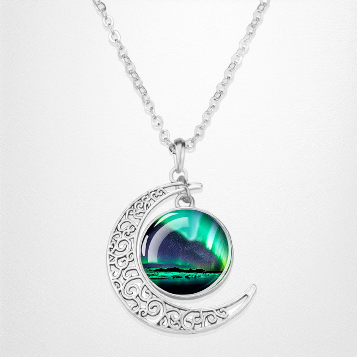 Collier lumineux Aurora Borealis Crescent - Bijoux Northern Light - Collier pendentif cabochon en verre croissant unique - Cadeau parfait pour les amoureux des aurores boréales 