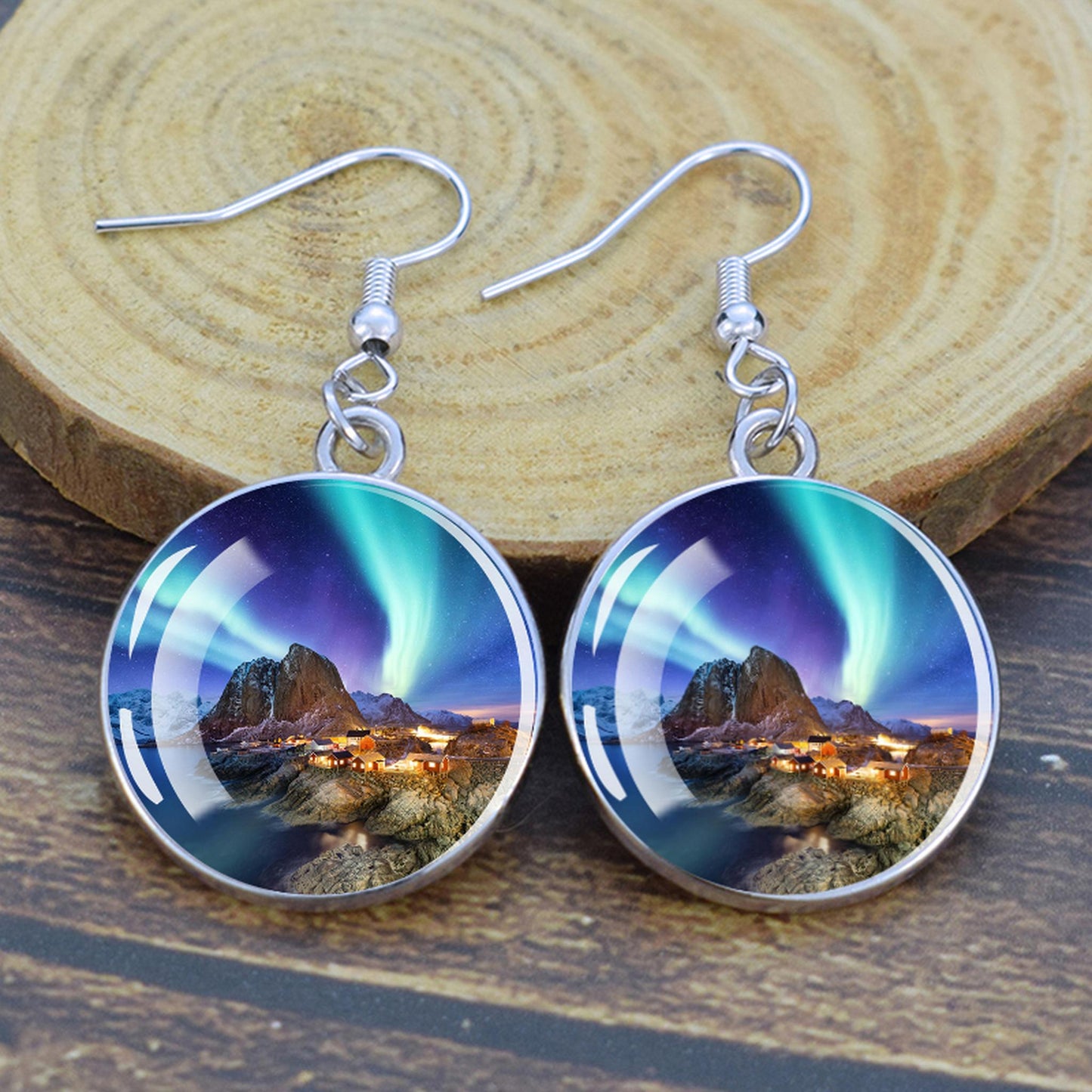 Orecchini pendenti luminosi Aurora Borealis - Gioielli dell'aurora boreale - Orecchini pendenti cabochon in vetro unici - Regalo perfetto per gli amanti dell'Aurora