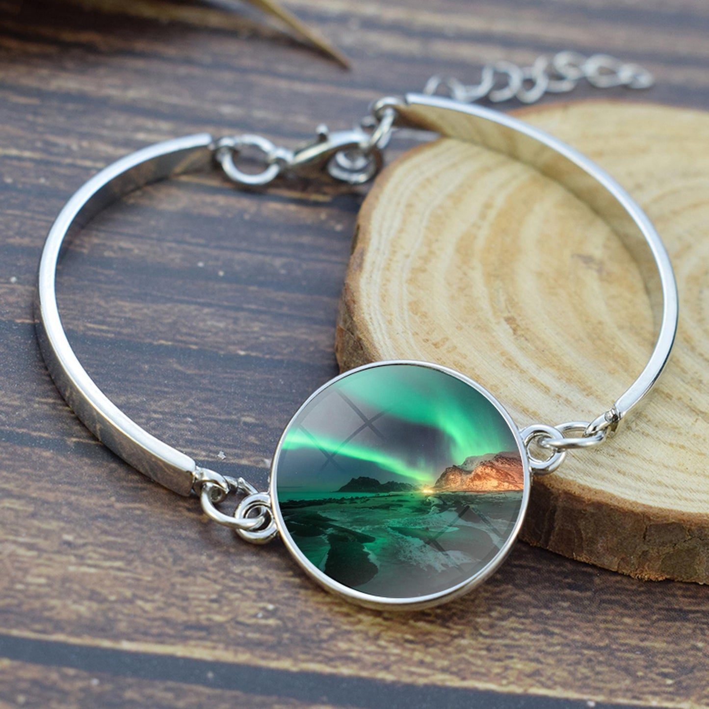 Luminous Aurora Borealis Bangle Bransoletka-Biżuteria zorzy polarnej-Unikalna szklana kaboszonowa posrebrzana bransoletka-Idealny prezent dla miłośników Aurory