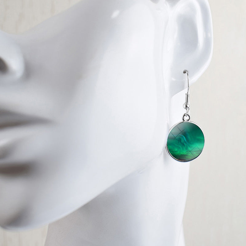 Gaismas Aurora Borealis Drop Auskari - Ziemeļblāzmas rotaslietas - Unikāli stikla Cabochon Dangle Auskari - Perfekta Aurora Lovers dāvana