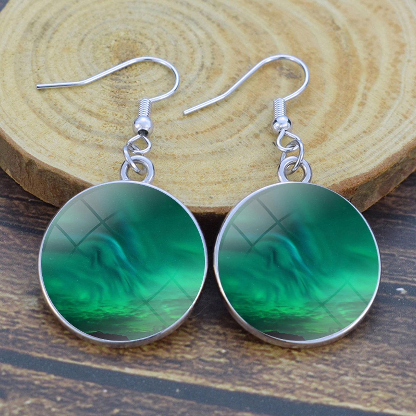 Gaismas Aurora Borealis Drop Auskari - Ziemeļblāzmas rotaslietas - Unikāli stikla Cabochon Dangle Auskari - Perfekta Aurora Lovers dāvana