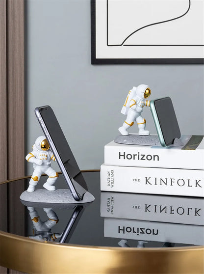 Astronaut Mobile Phone Stand Holder Spaceman Sculpture Desk Decoration Smartphone Bracket Home Ornaments for Space Enthusiasts