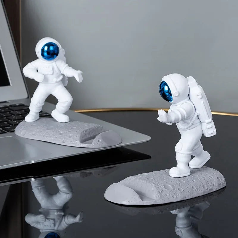 Astronaut Mobile Phone Stand Holder Spaceman Sculpture Desk Decoration Smartphone Bracket Home Ornaments for Space Enthusiasts