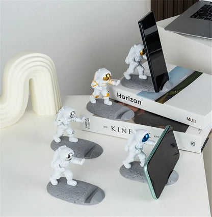 Astronaut Mobile Phone Stand Holder Spaceman Sculpture Desk Decoration Smartphone Bracket Home Ornaments for Space Enthusiasts