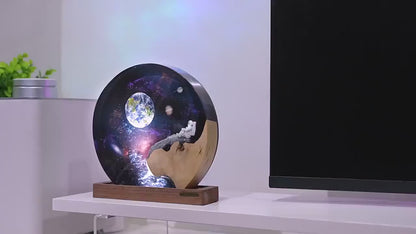 Lampe de Table en résine, univers spatial, lampe de décoration artistique créative, thème des astronautes de la terre, veilleuse avec chargeur USB